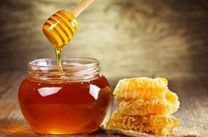 Strengthening the potency in men with honey